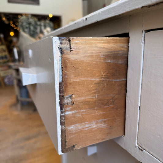 Vintage White Dresser - 5 Drawers