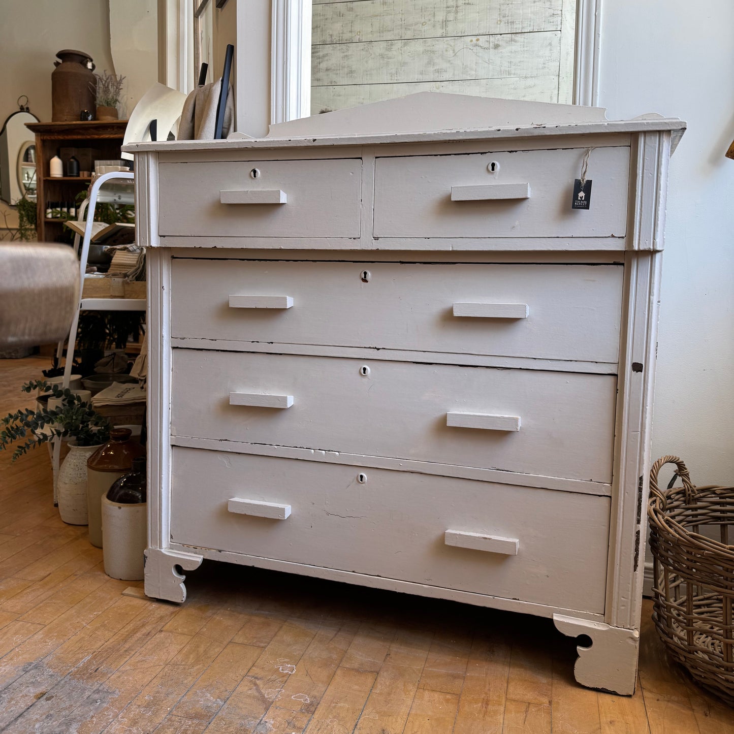 Vintage White Dresser - 5 Drawers