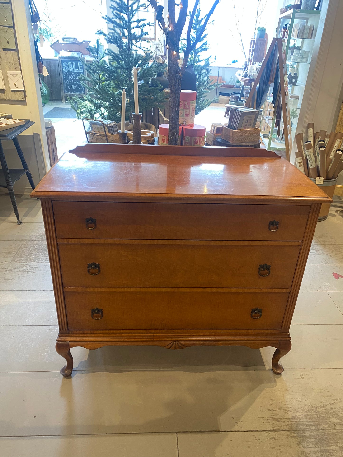 Vintage Light Wood Dresser - 3 Drawers