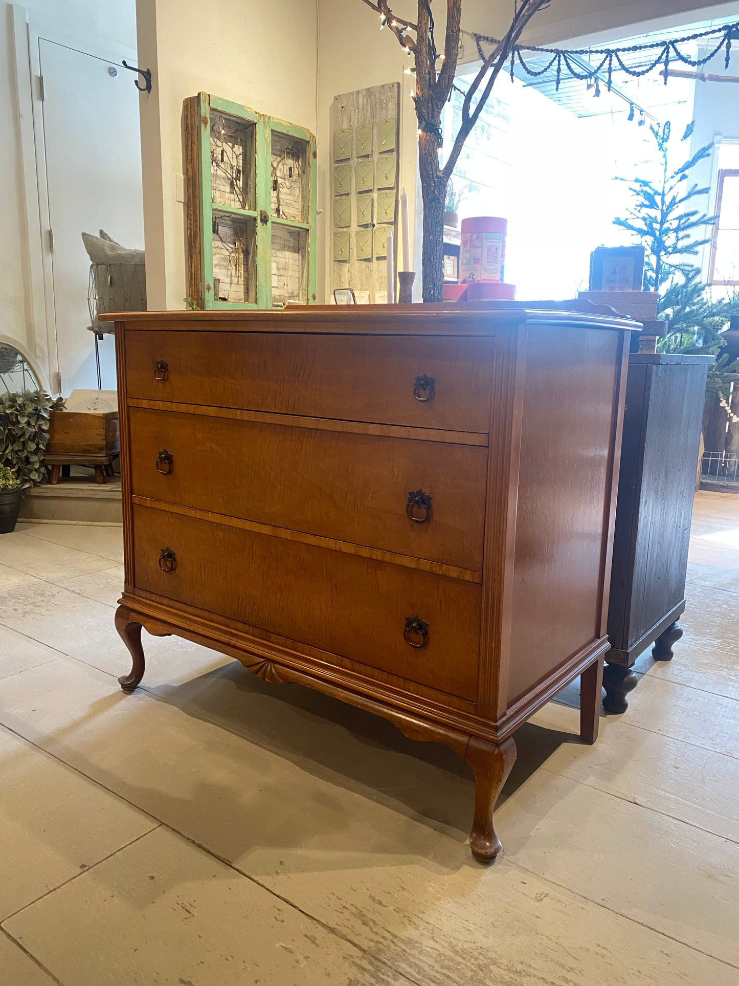 Vintage Light Wood Dresser - 3 Drawers