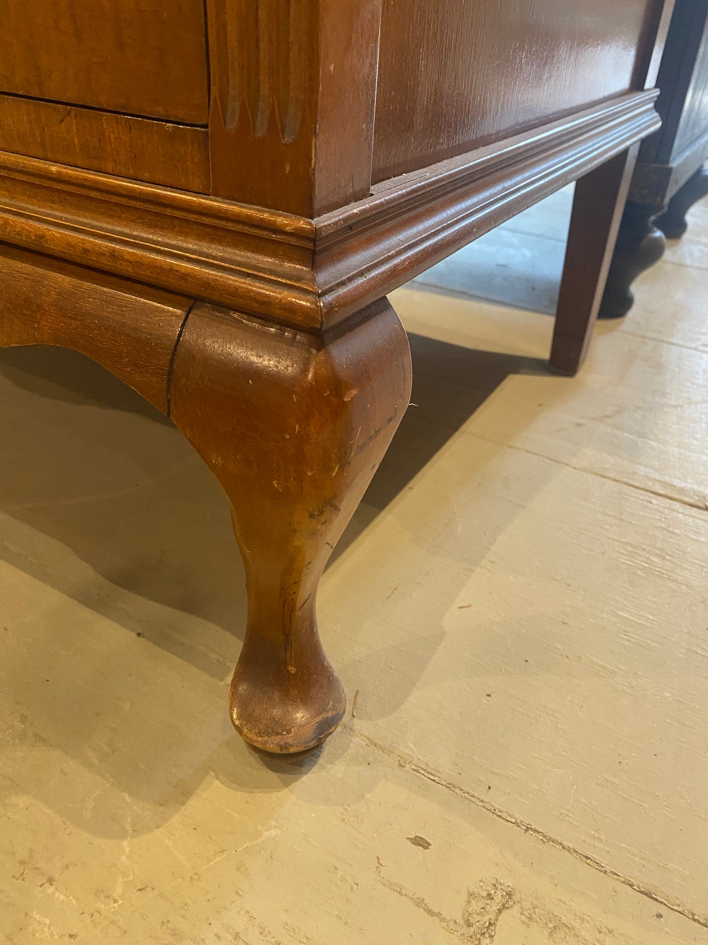 Vintage Light Wood Dresser - 3 Drawers