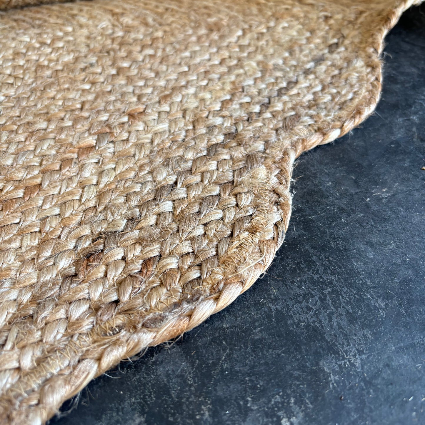 Scalloped Jute Rug- 2.5x4