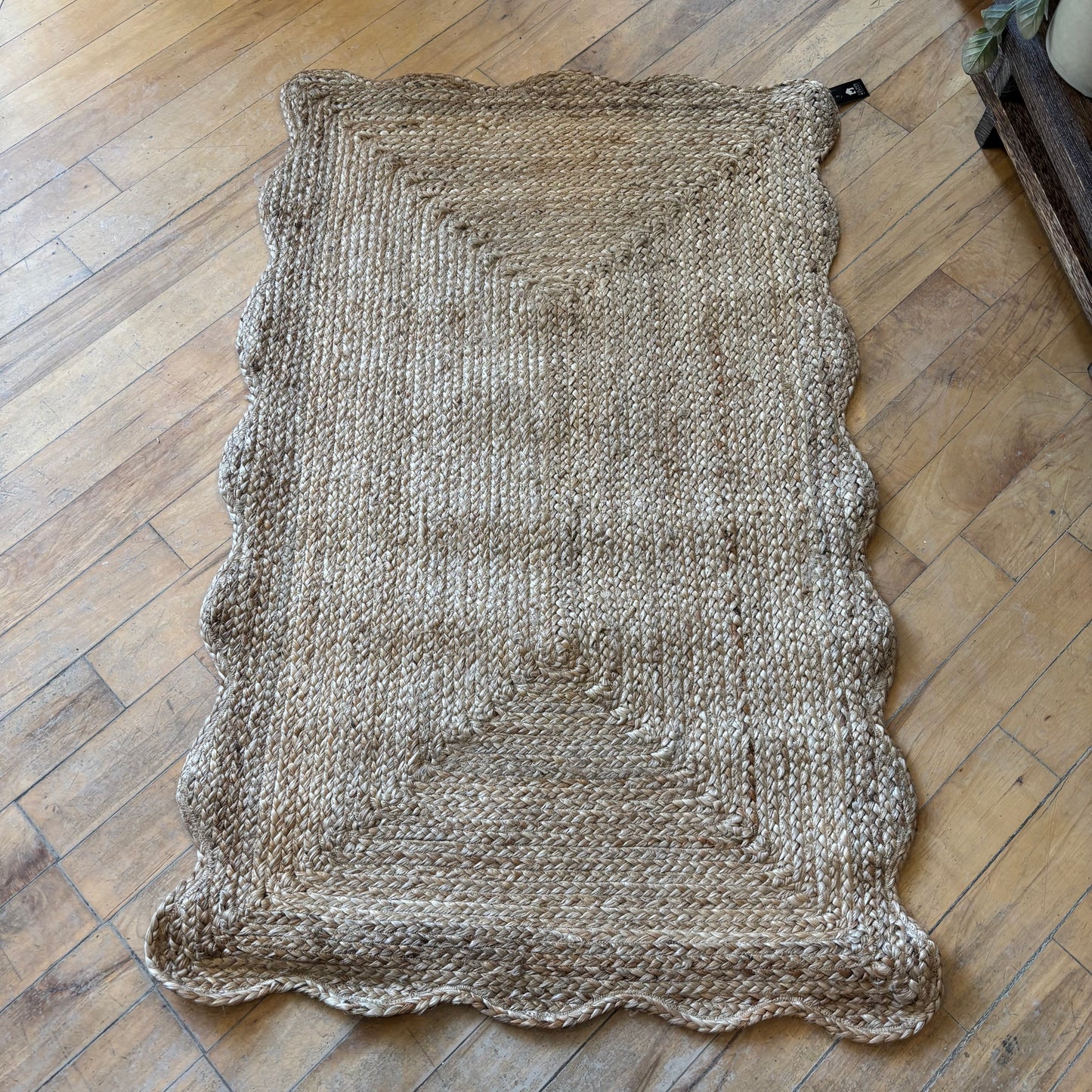 Scalloped Jute Rug- 2.5x4