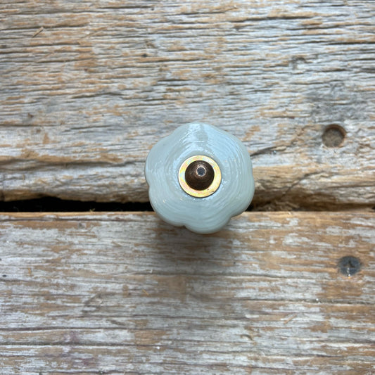 Knobs: Grey tulip, glass